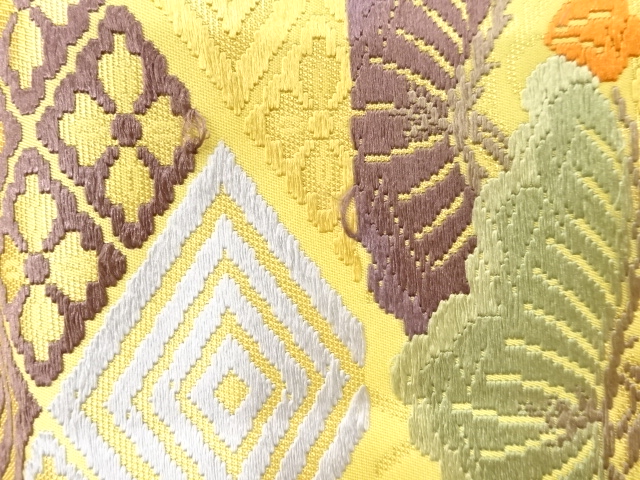  唐織横段に松・菱・花々模様織出し袋帯